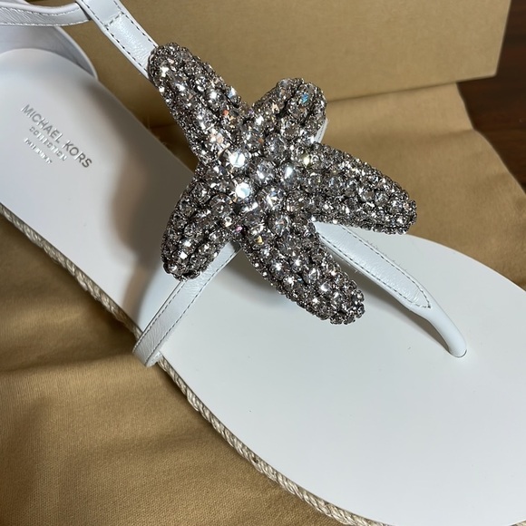 MICHAEL KORS COLLECTION
Annabeth Starfish-Embellished Leather Sandal - Picture 8 of 8